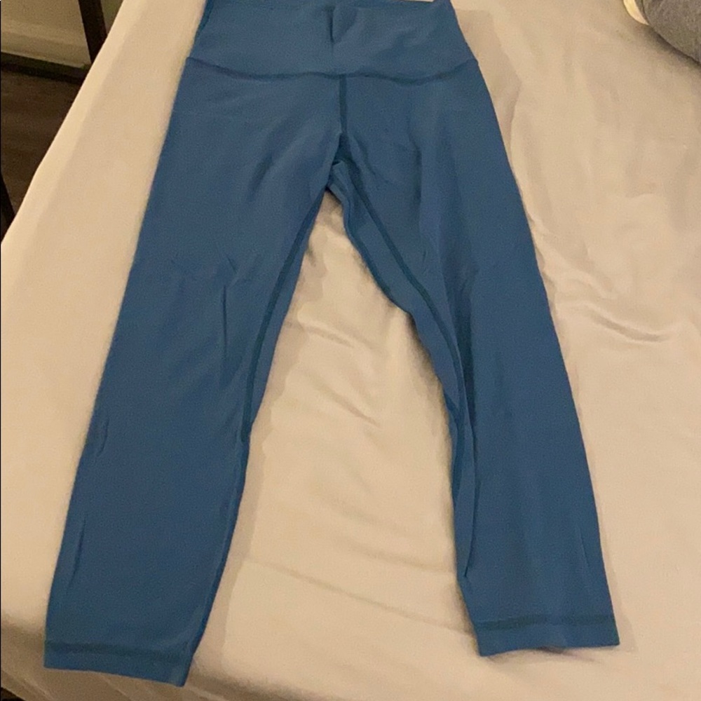 Lululemon aligns 25 inch inseam